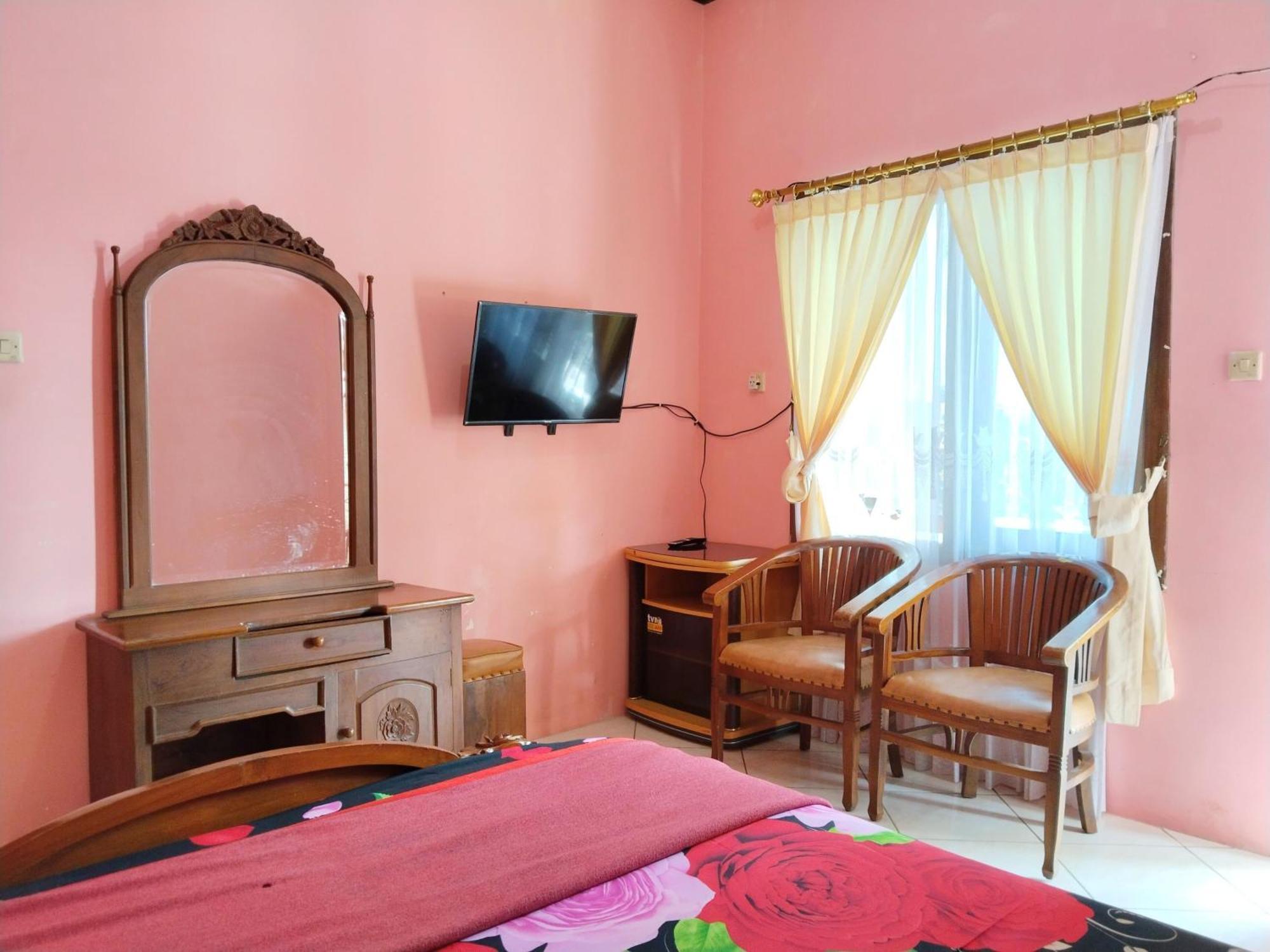 Villa Yustisia Curug 7 Cilember Cisarua Exterior photo