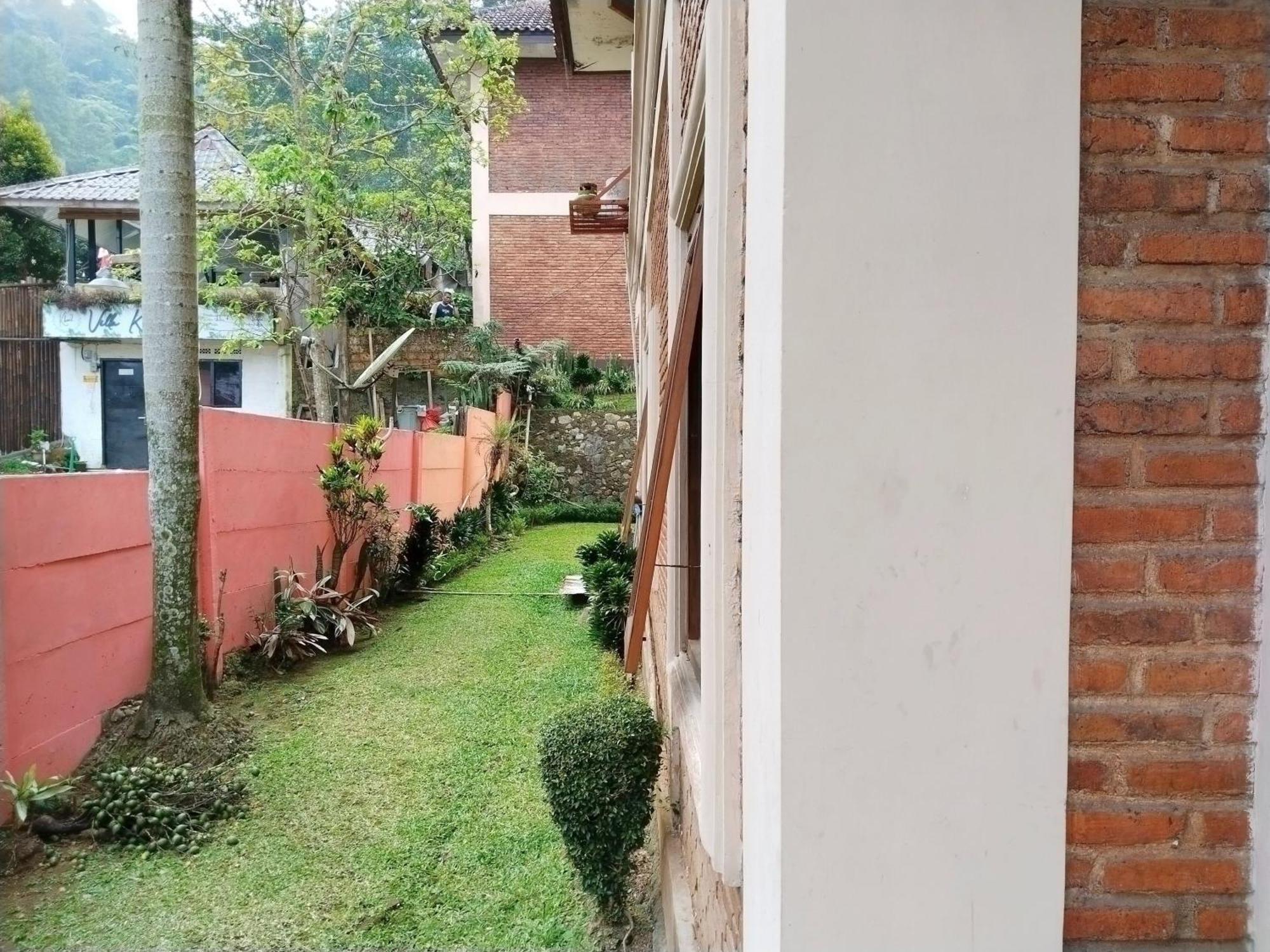 Villa Yustisia Curug 7 Cilember Cisarua Exterior photo